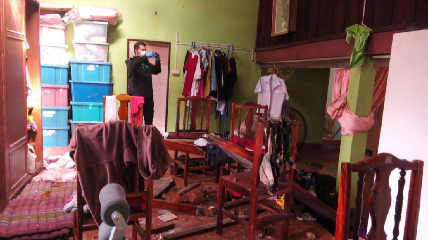 Man held after bomb and shooting attack kills one, injures six others Man held after bomb and shooting attack kills one, injures six others