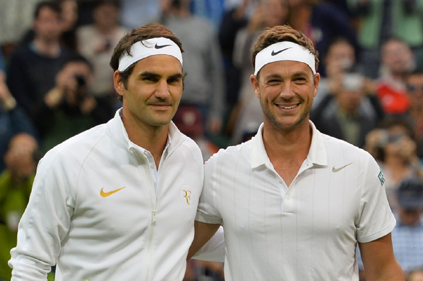 Federer ends Willis dream, Djokovic sets Slam record at rain-hit Wimbledon Federer ends Willis dream, Djokovic sets Slam record at rain-hit Wimbledon