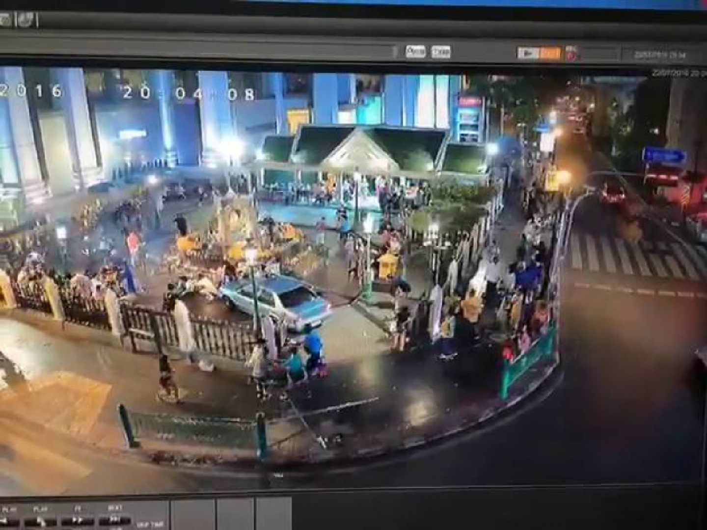 Seven injured when car crashes into Erawan Shrine's ground Seven injured when car crashes into Erawan Shrine's ground