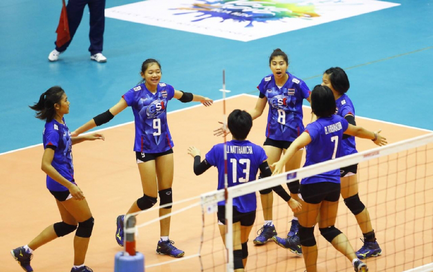 Strong teams thrash inexperienced rivals for convincing wins Strong teams thrash inexperienced rivals for convincing wins