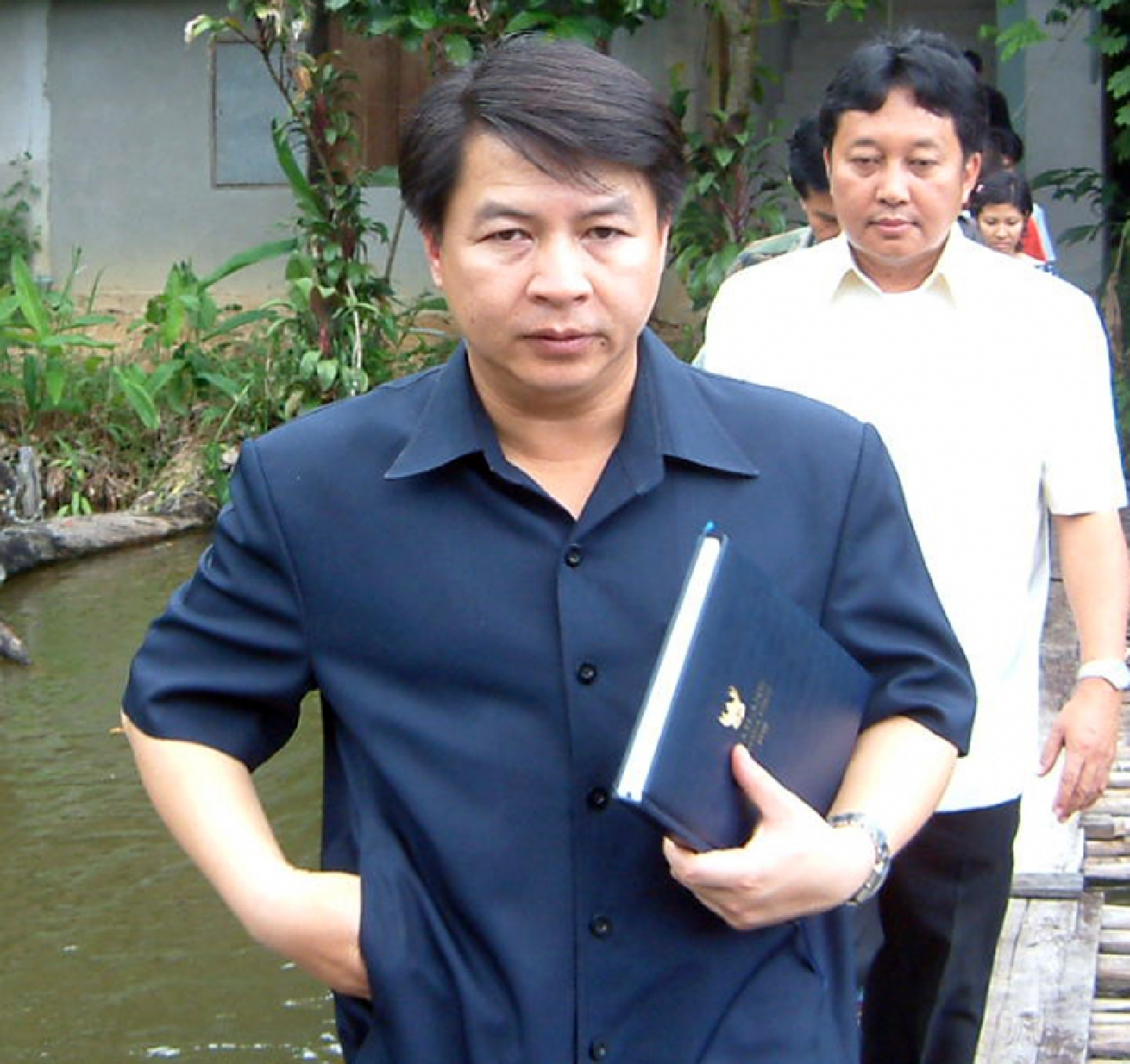 Mayor files report with police against reporters Mayor files report with police against reporters
