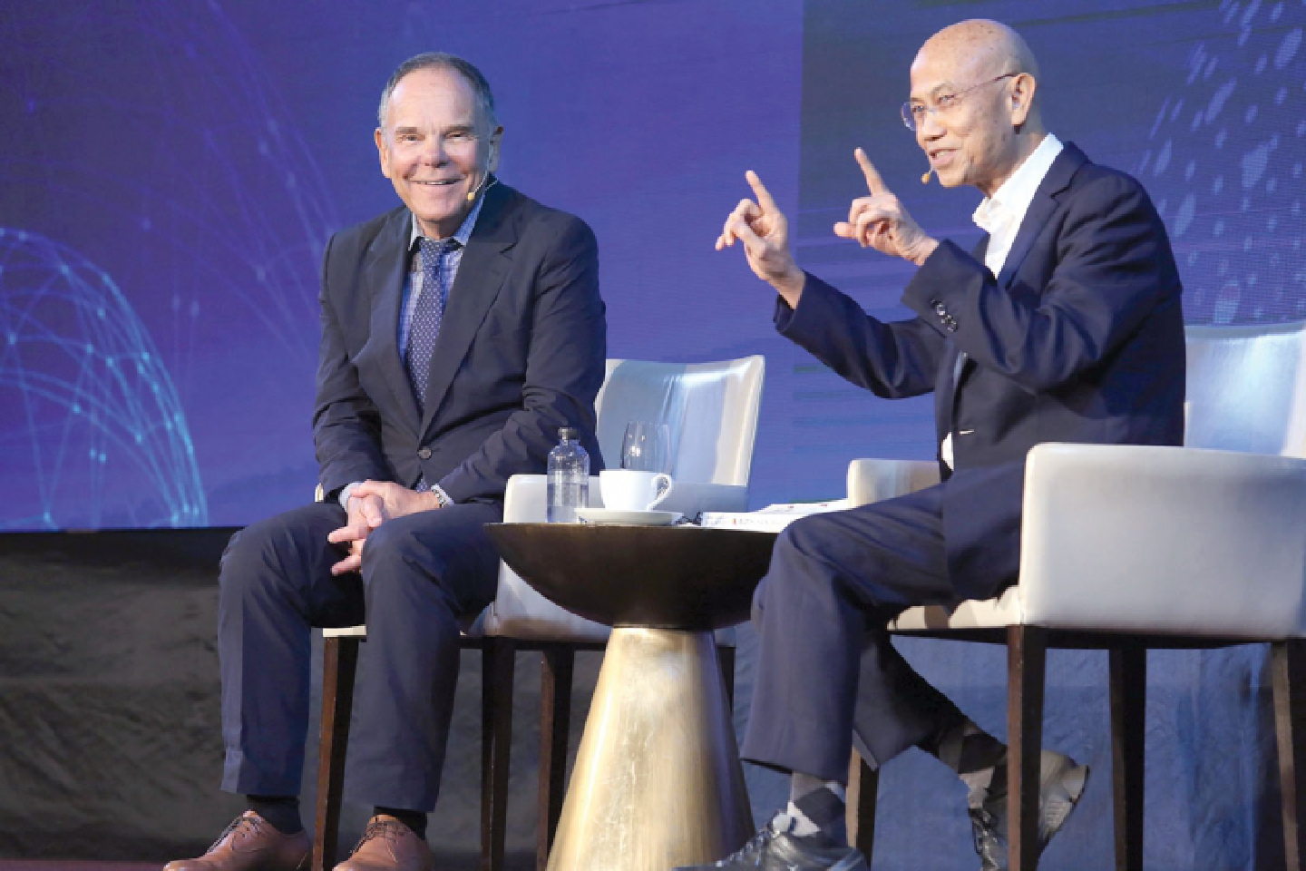 Free up spectrum, boost broadband availability, says Canadian author Free up spectrum, boost broadband availability, says Canadian author