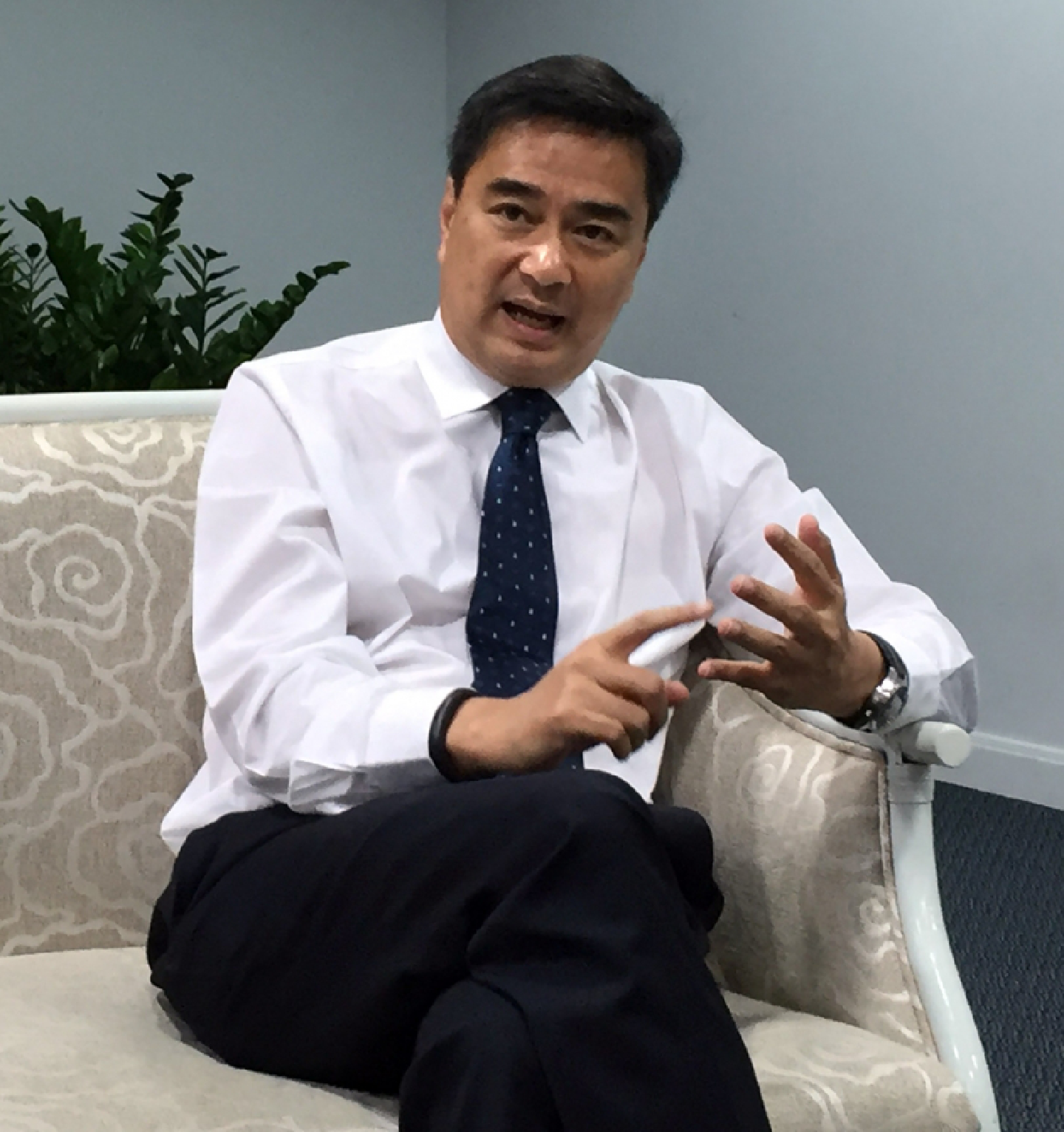 Outsider PM will find it tough to rule: Abhisit