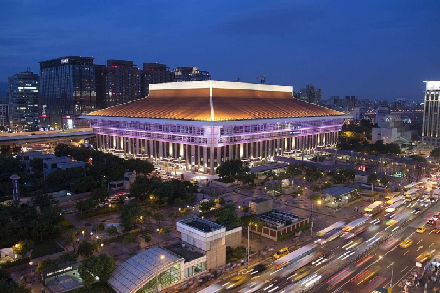 Taipei's beating heart: 125-year-old train station