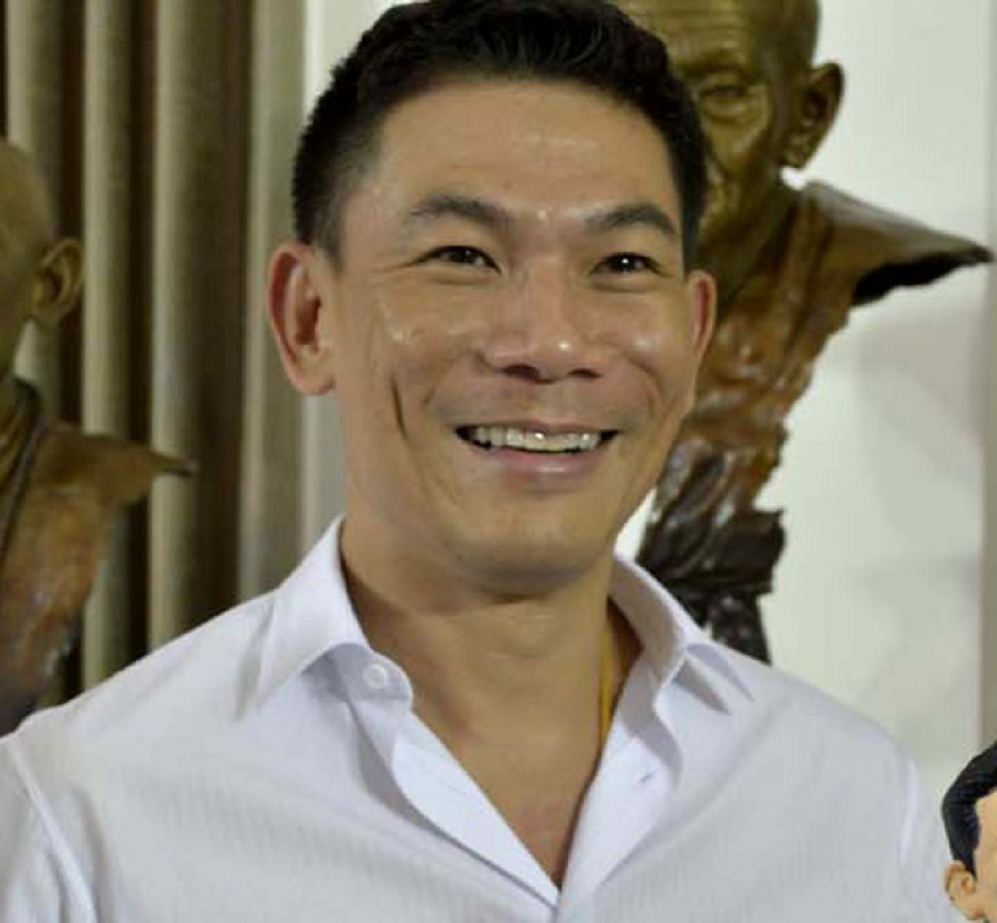 Chonsawat is released on Royal pardon after year in prison