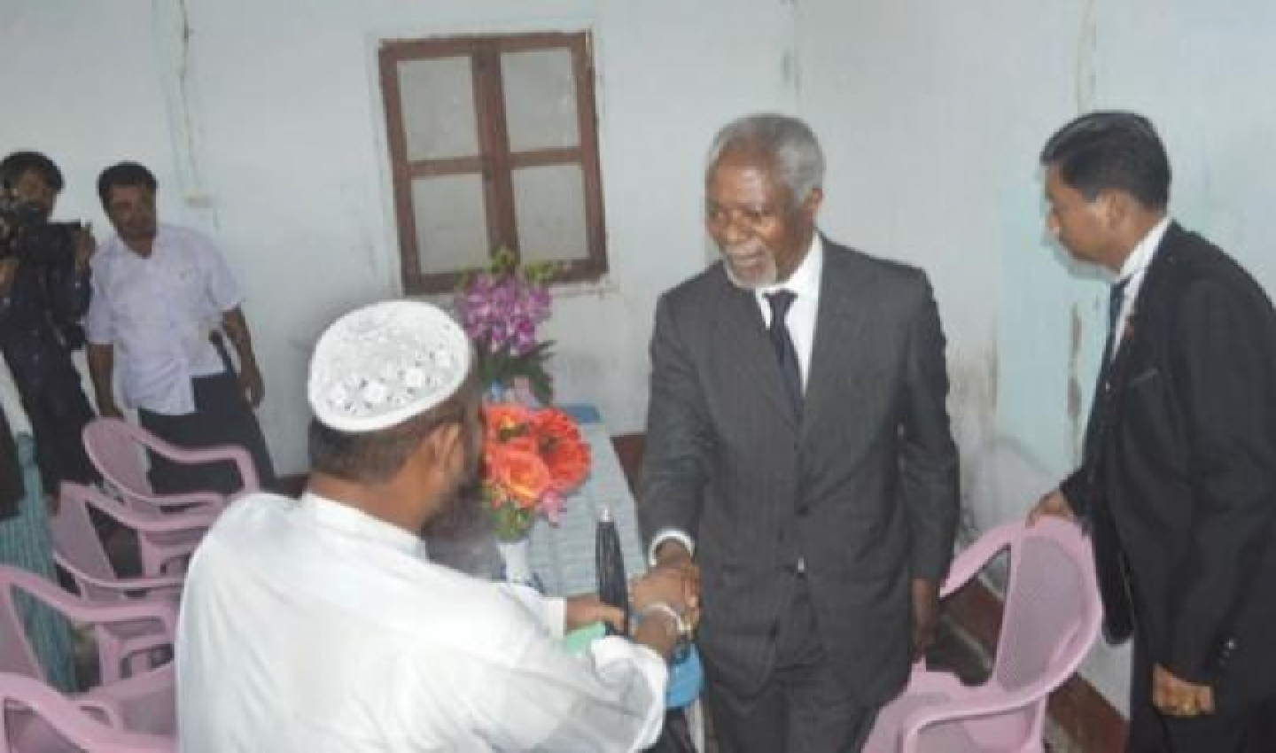 Annan meets both sides in Rakhine Annan meets both sides in Rakhine