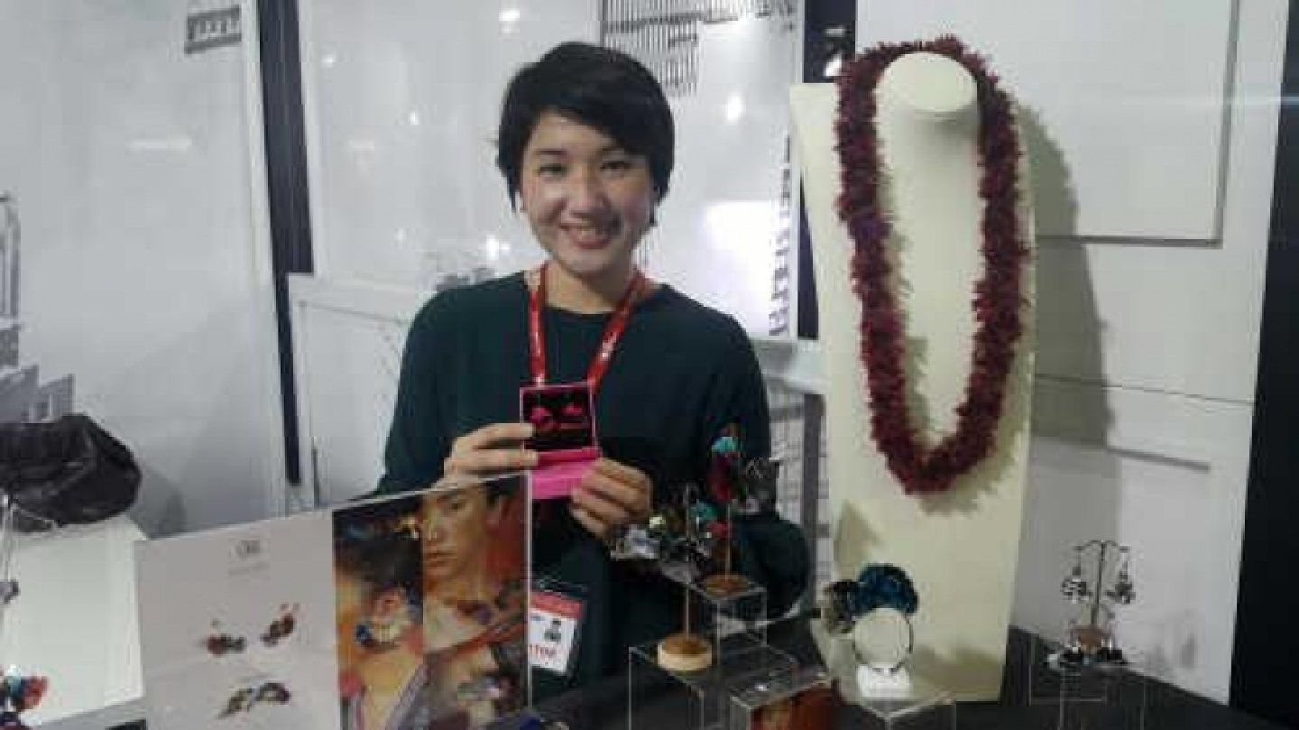 Creating chic jewellery with a silky design Creating chic jewellery with a silky design