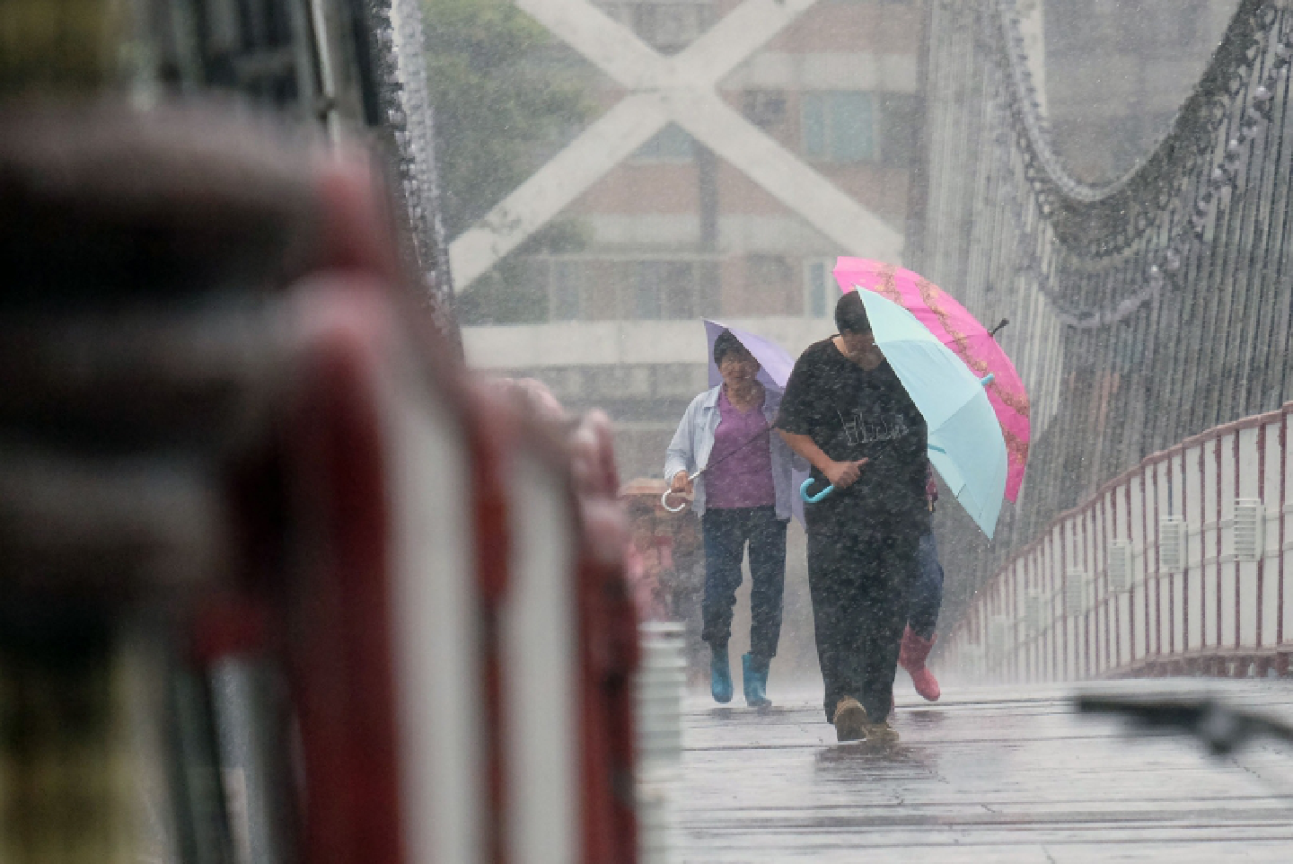 Taiwan shuts down as Typhoon Megi strikes Taiwan shuts down as Typhoon Megi strikes