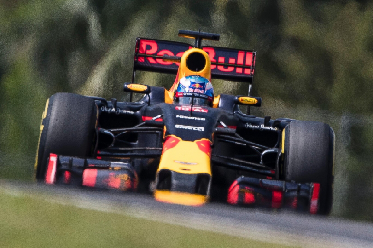Formula One: Ricciardo wins drama-filled Malaysian GP Formula One: Ricciardo wins drama-filled Malaysian GP