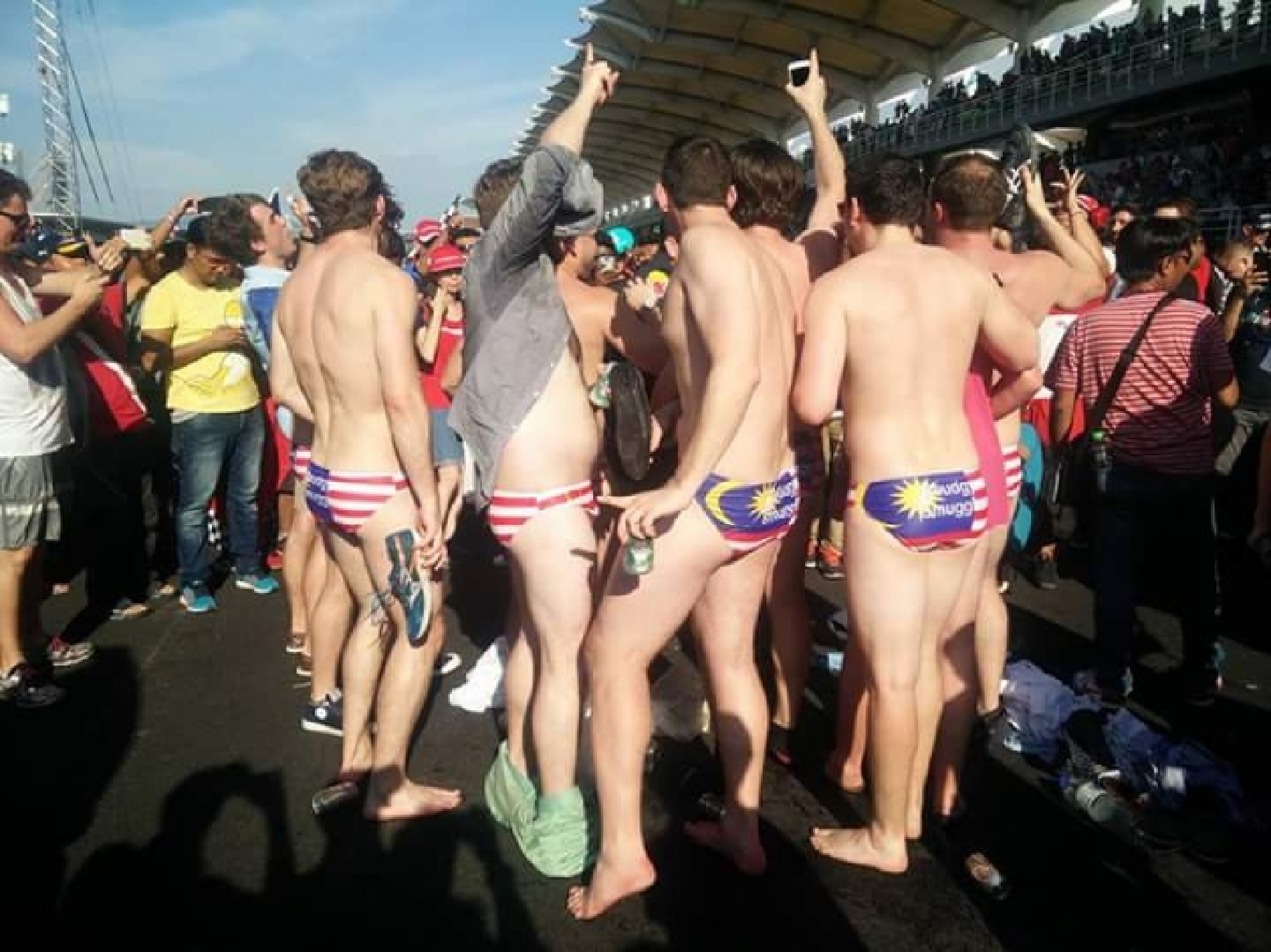 Foreigners nabbed in for stripping Foreigners nabbed in for stripping