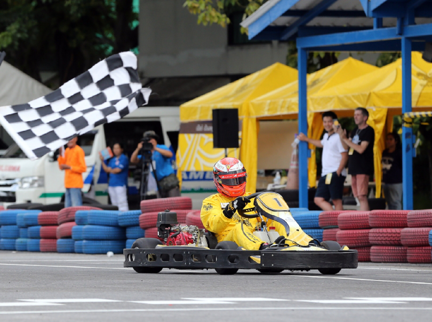 Raikkonen Leads Young Teammates Win Junior Kart Raikkonen Leads Young Teammates Win Junior Kart