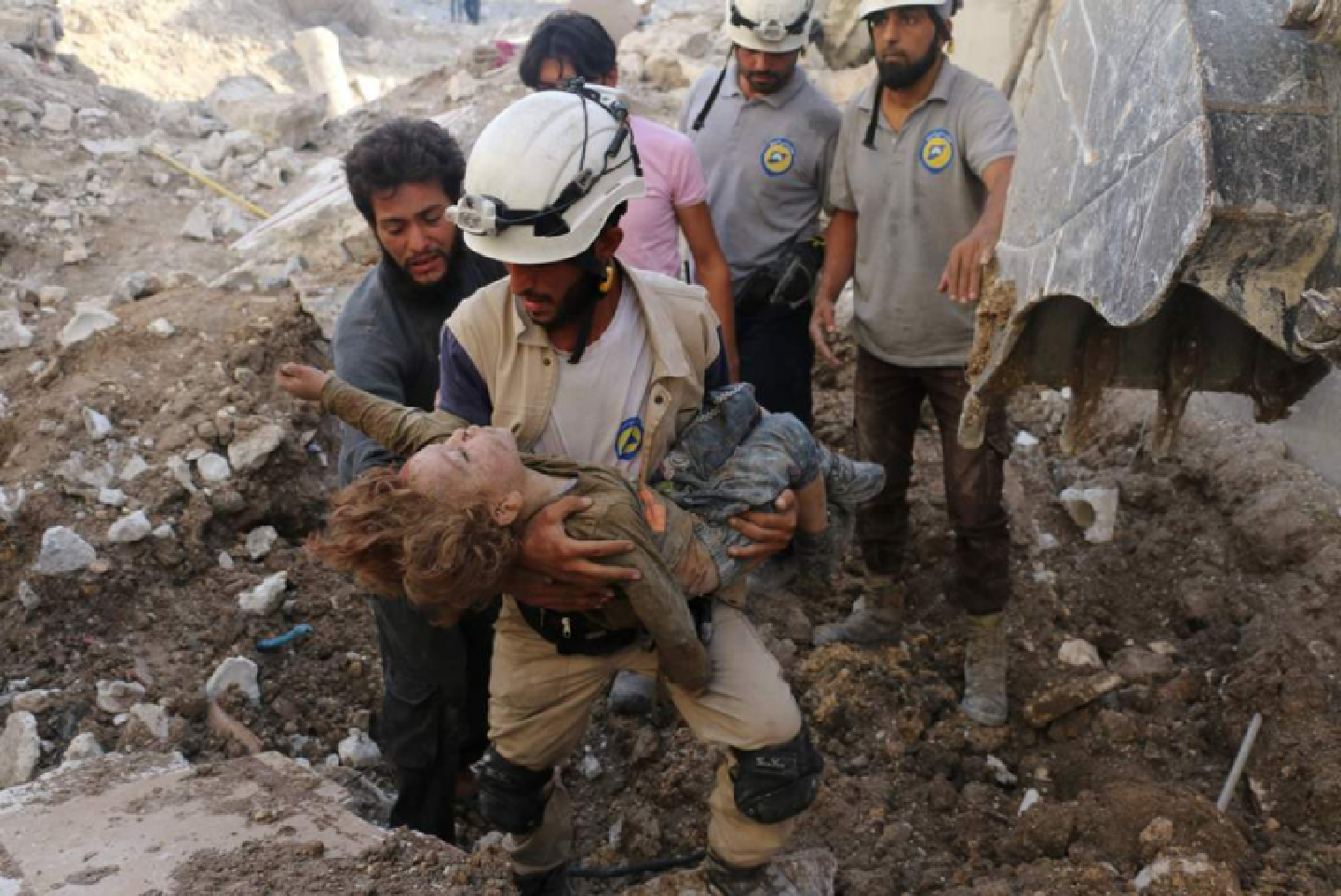 Syria’s White Helmets: Cries from beneath the rubble mix with calls for Nobel Peace Prize Syria’s White Helmets: Cries from beneath the rubble mix with calls for Nobel Peace Prize
