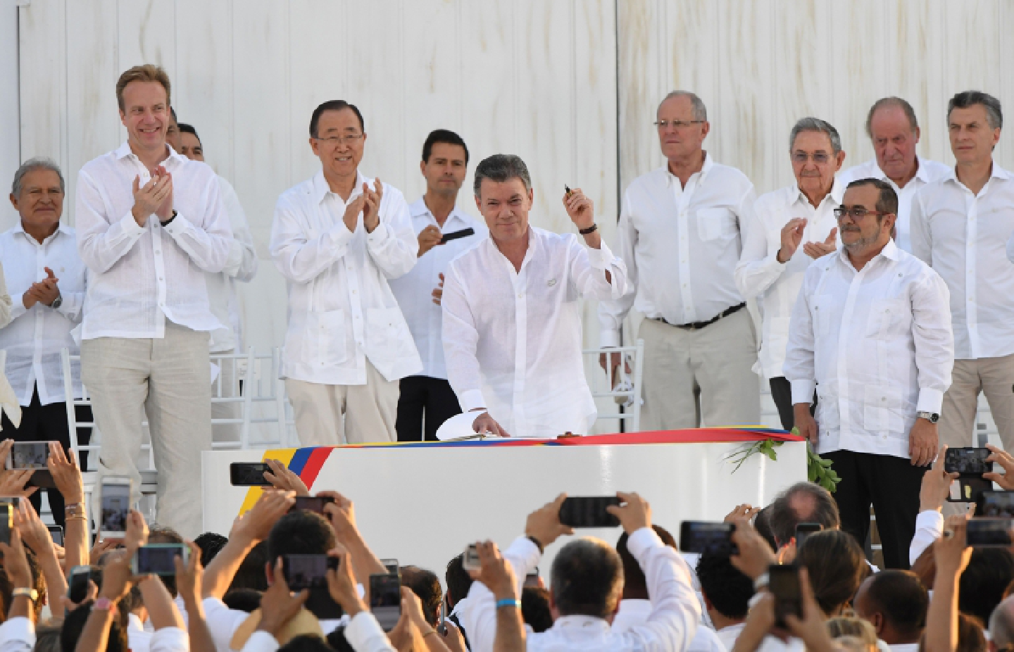 Colombian govt, FARC rebels agree to revisit peace deal Colombian govt, FARC rebels agree to revisit peace deal