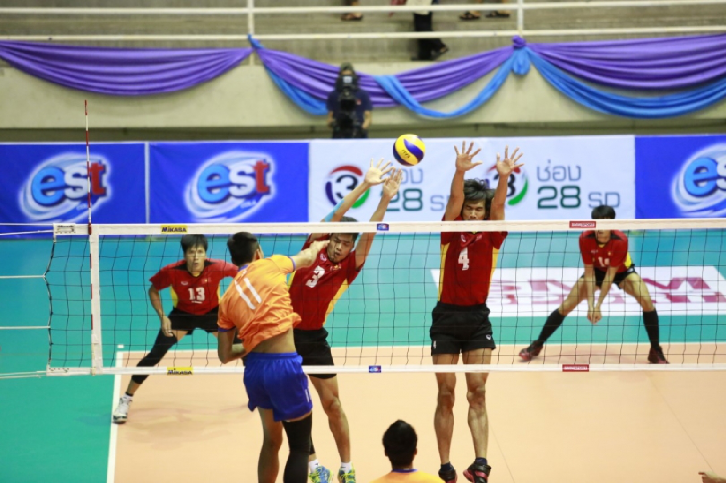 Vietnam down Myanmar 3-0 to battle it out against hosts Thailand Vietnam down Myanmar 3-0 to battle it out against hosts Thailand