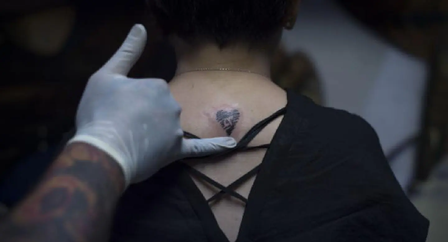 Thais get inked in tribute to beloved king Thais get inked in tribute to beloved king