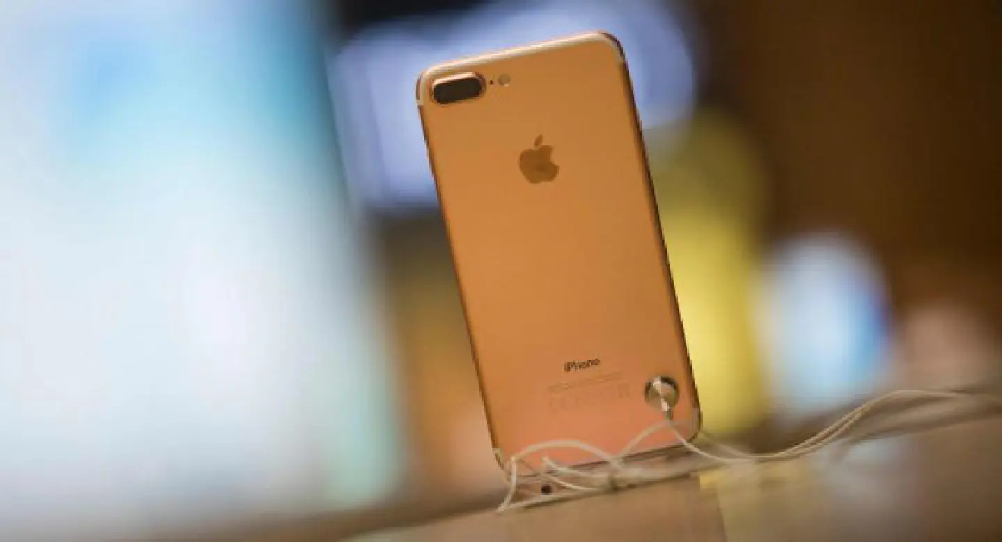 Apple spins services with iPhone sales slumping Apple spins services with iPhone sales slumping