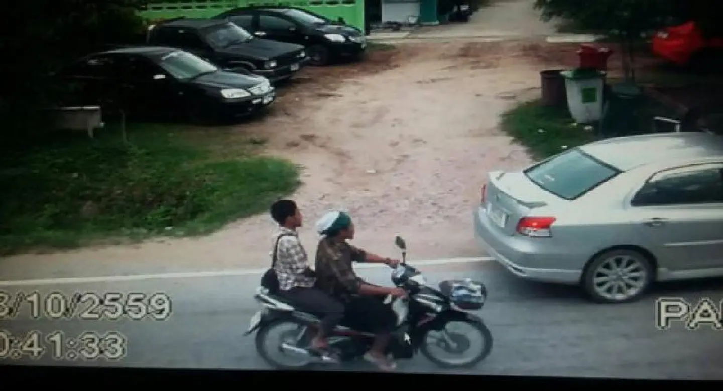 Insurgents gun down teacher and colleague in Pattani Insurgents gun down teacher and colleague in Pattani