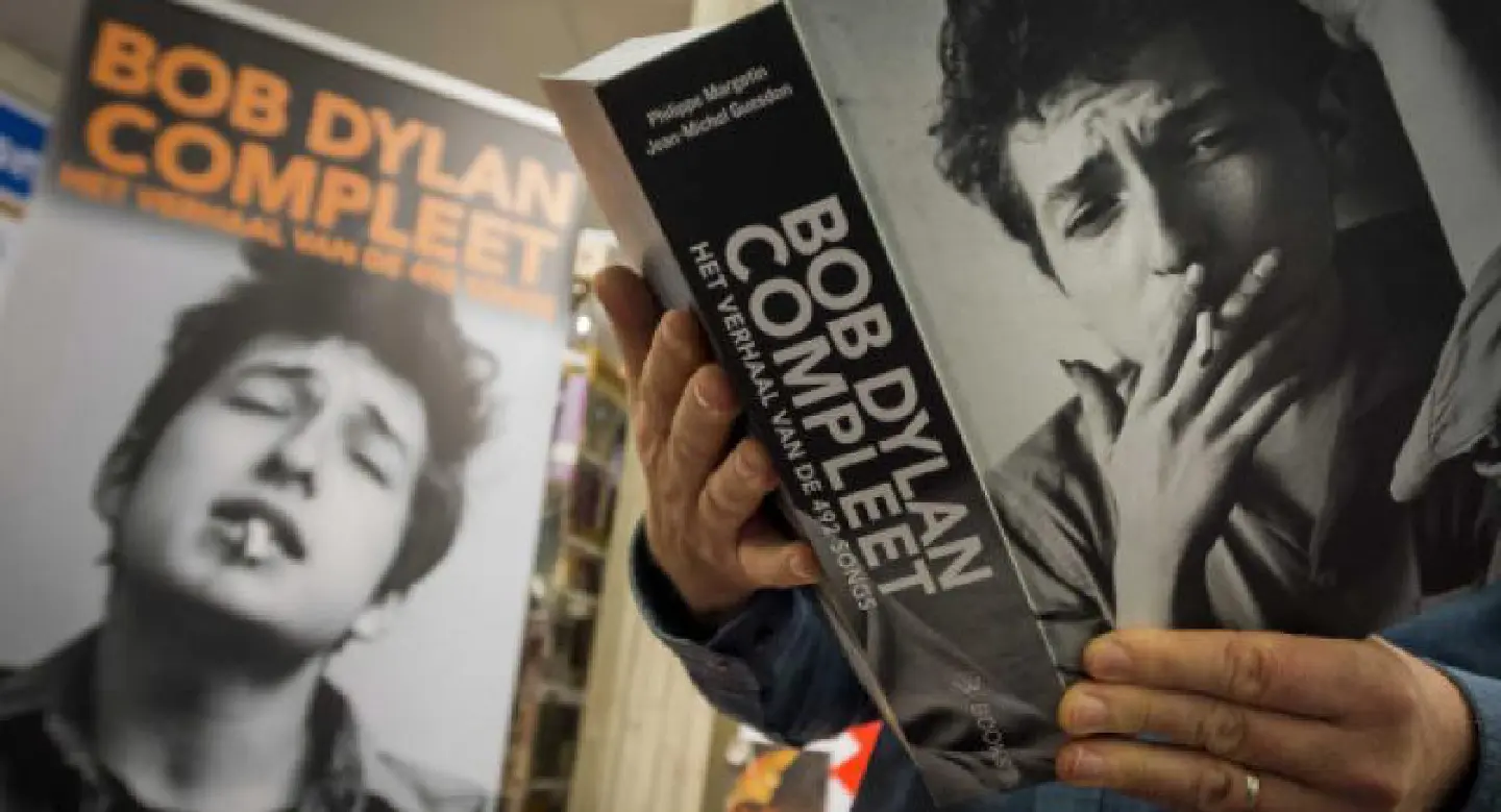 Dylan: Nobel prize left him `speechless' Dylan: Nobel prize left him `speechless'