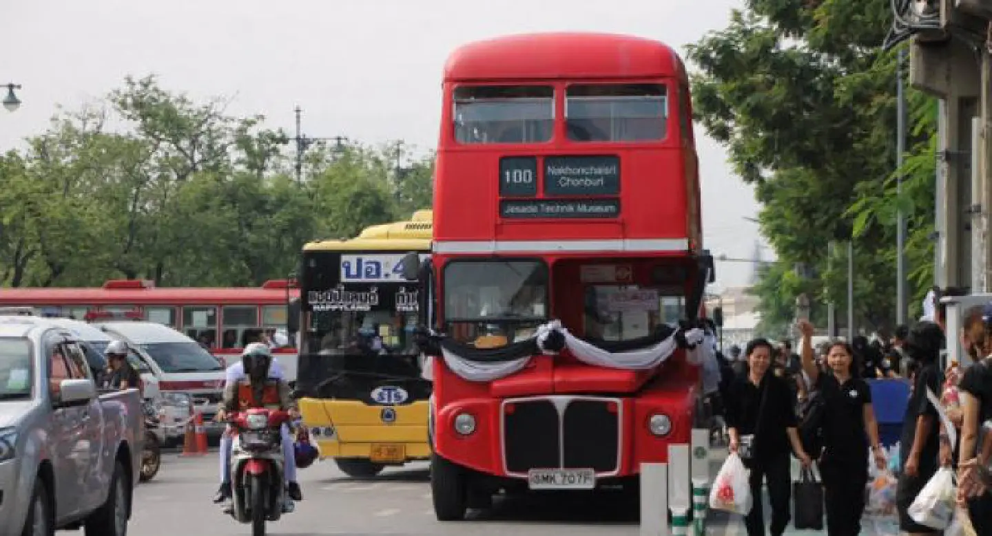 Traffic around Sanam Luang Sunday still smooth: police Traffic around Sanam Luang Sunday still smooth: police