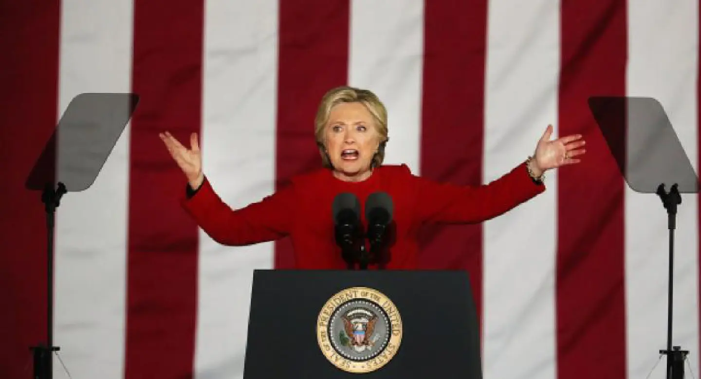 Clinton calls Trump a 'loose cannon' in final pitch to voters Clinton calls Trump a 'loose cannon' in final pitch to voters