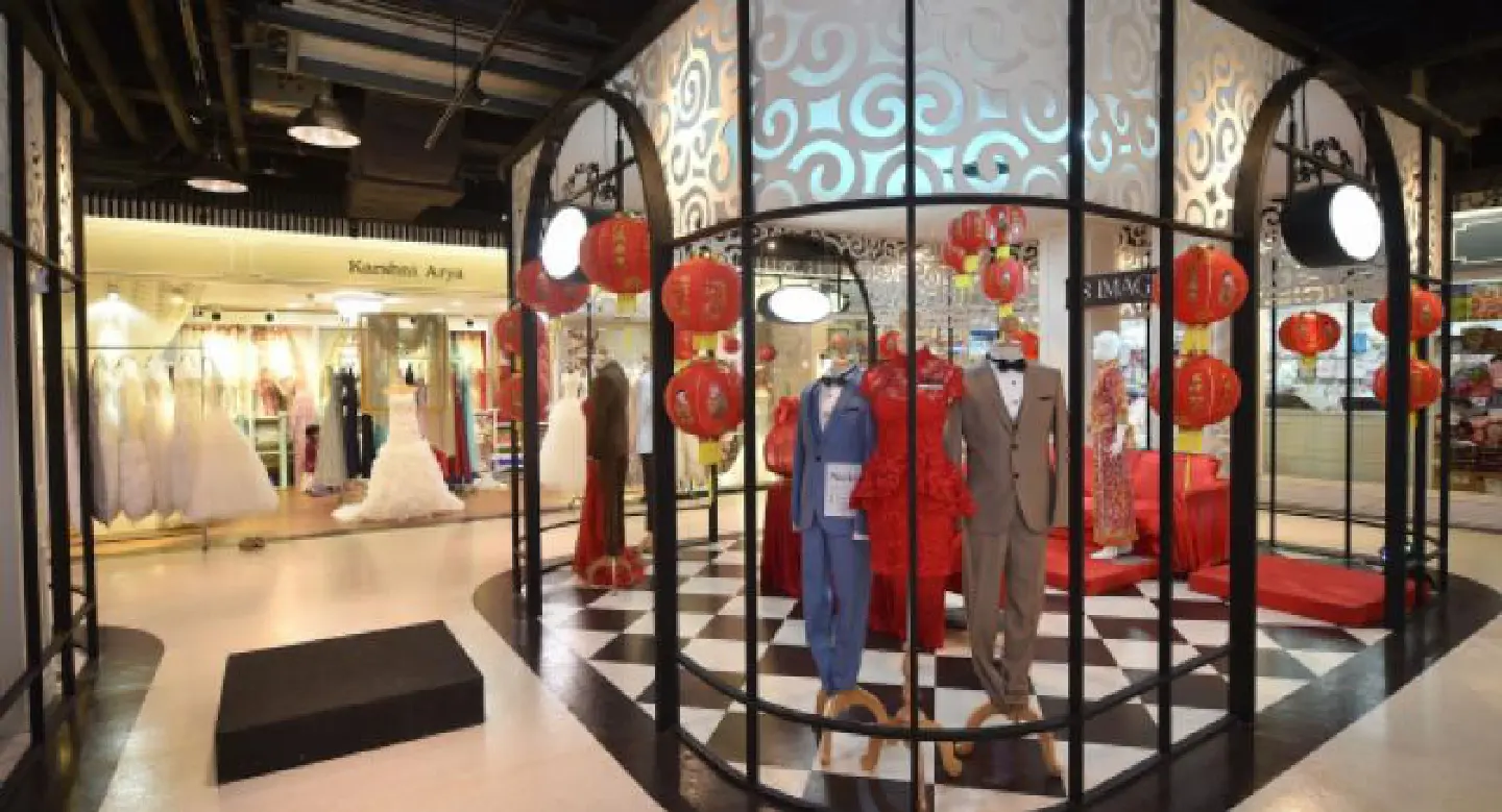 Chinaworld fabric mall aims to expand to 250 stores within five years Chinaworld fabric mall aims to expand to 250 stores within five years