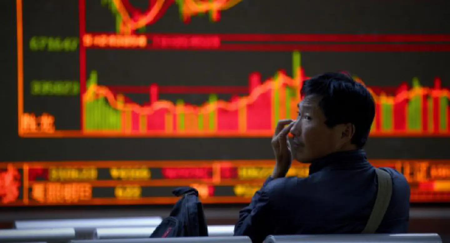 Markets, dollar plunge as Trump takes White House Markets, dollar plunge as Trump takes White House