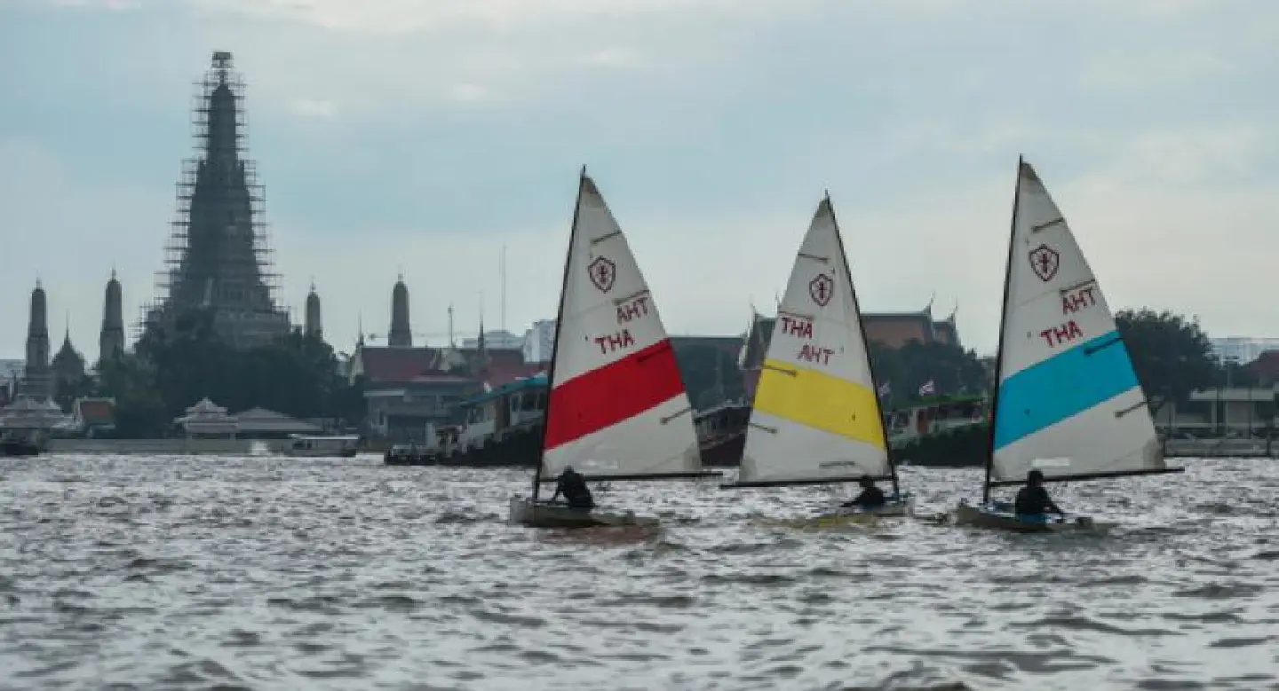 The King’s self-designed ‘Super Mod’ boats sail down Chao Phraya The King’s self-designed ‘Super Mod’ boats sail down Chao Phraya