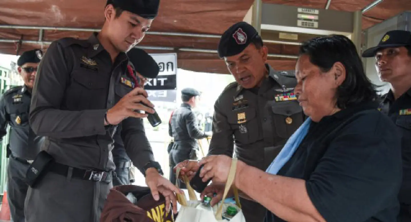 Water transport reviewed for Thammasat graduation Water transport reviewed for Thammasat graduation