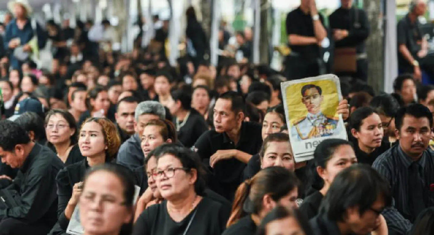Thammasat attempts to hold litter-free graduation Thammasat attempts to hold litter-free graduation