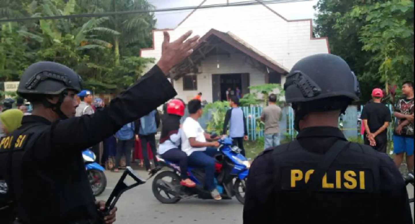 Molotov cocktail attack on Indonesia church hurts kids Molotov cocktail attack on Indonesia church hurts kids