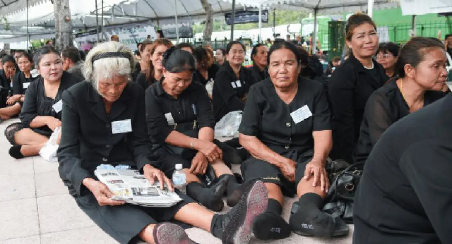 Many elderly mourners barred from entering the Grand Palace