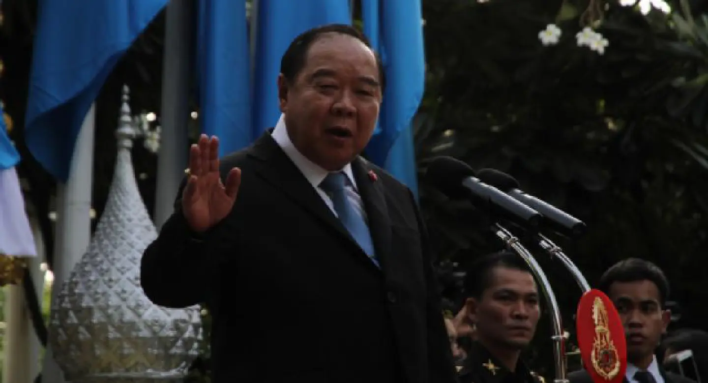 Laos blocsk movemetns of Thai dissidents: Prawit Laos blocsk movemetns of Thai dissidents: Prawit