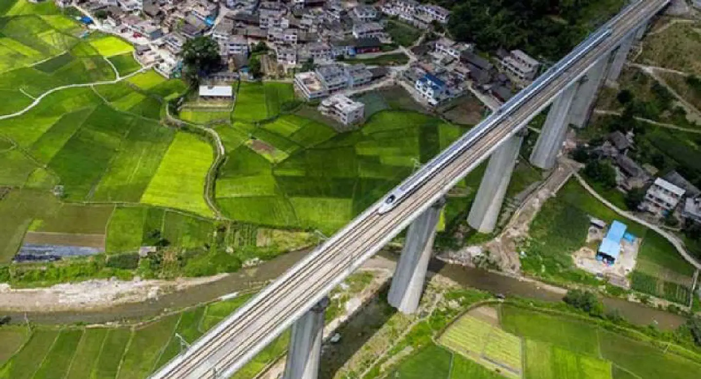Faster to Yunnan with new high-speed rail Faster to Yunnan with new high-speed rail