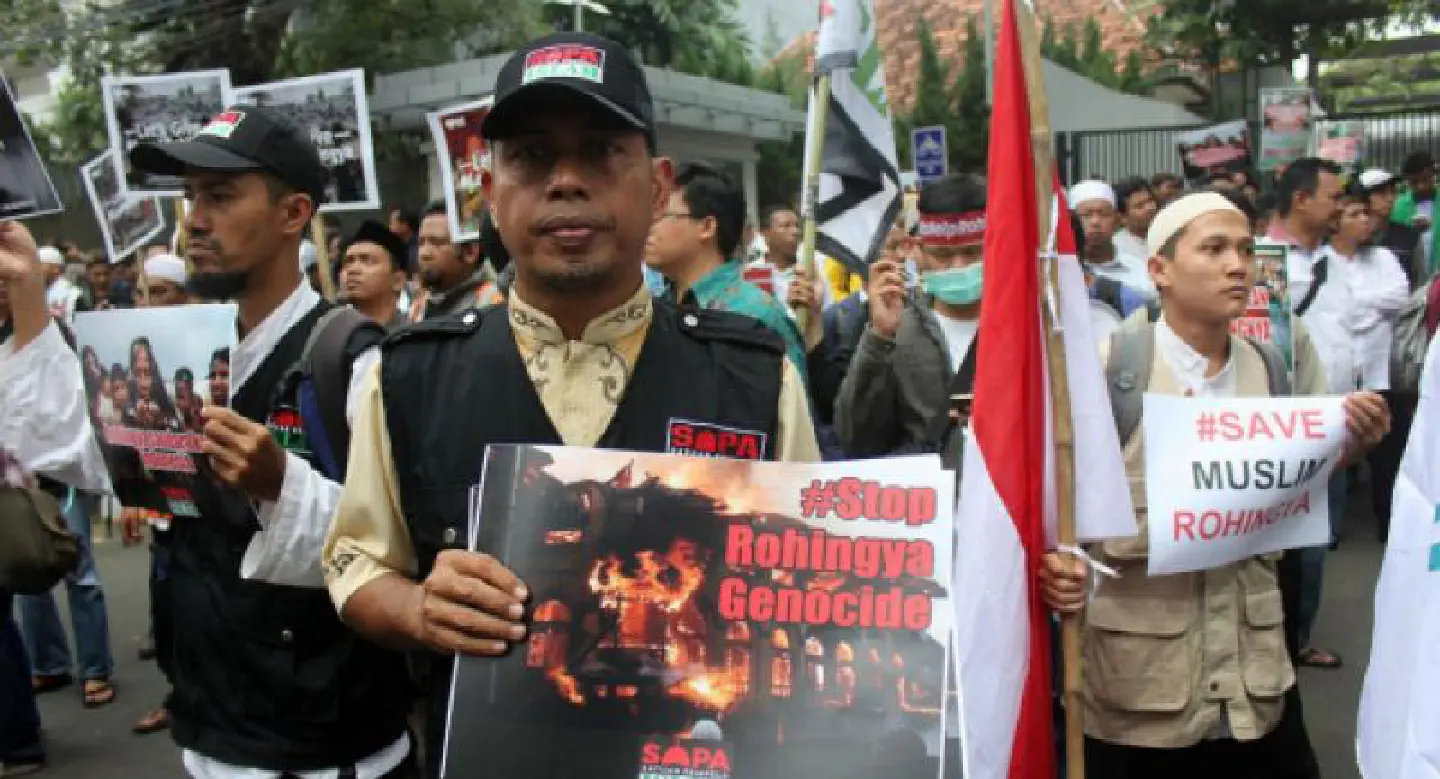 RI urged to immediately address Rohingya issue RI urged to immediately address Rohingya issue
