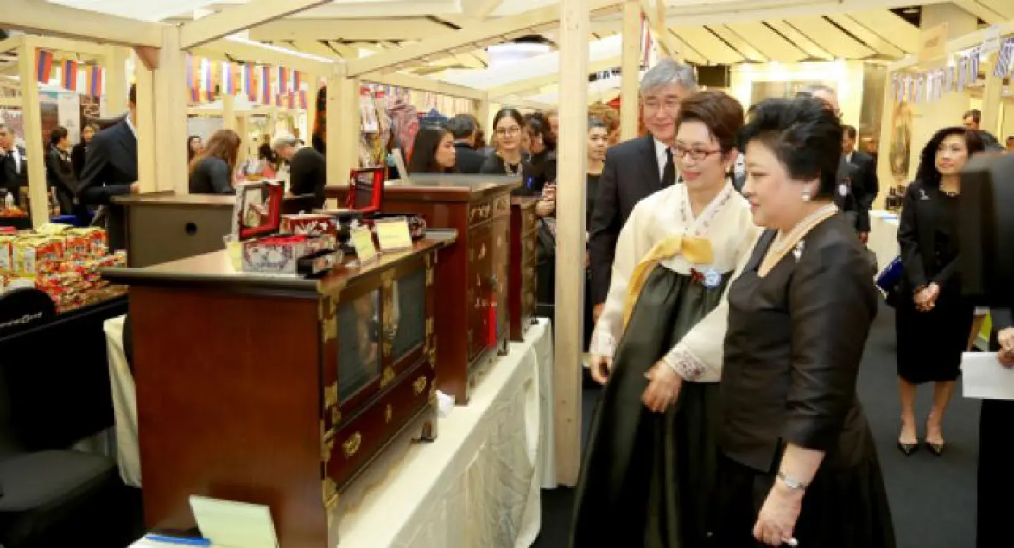 Diplomatic dealings at CentralWorld