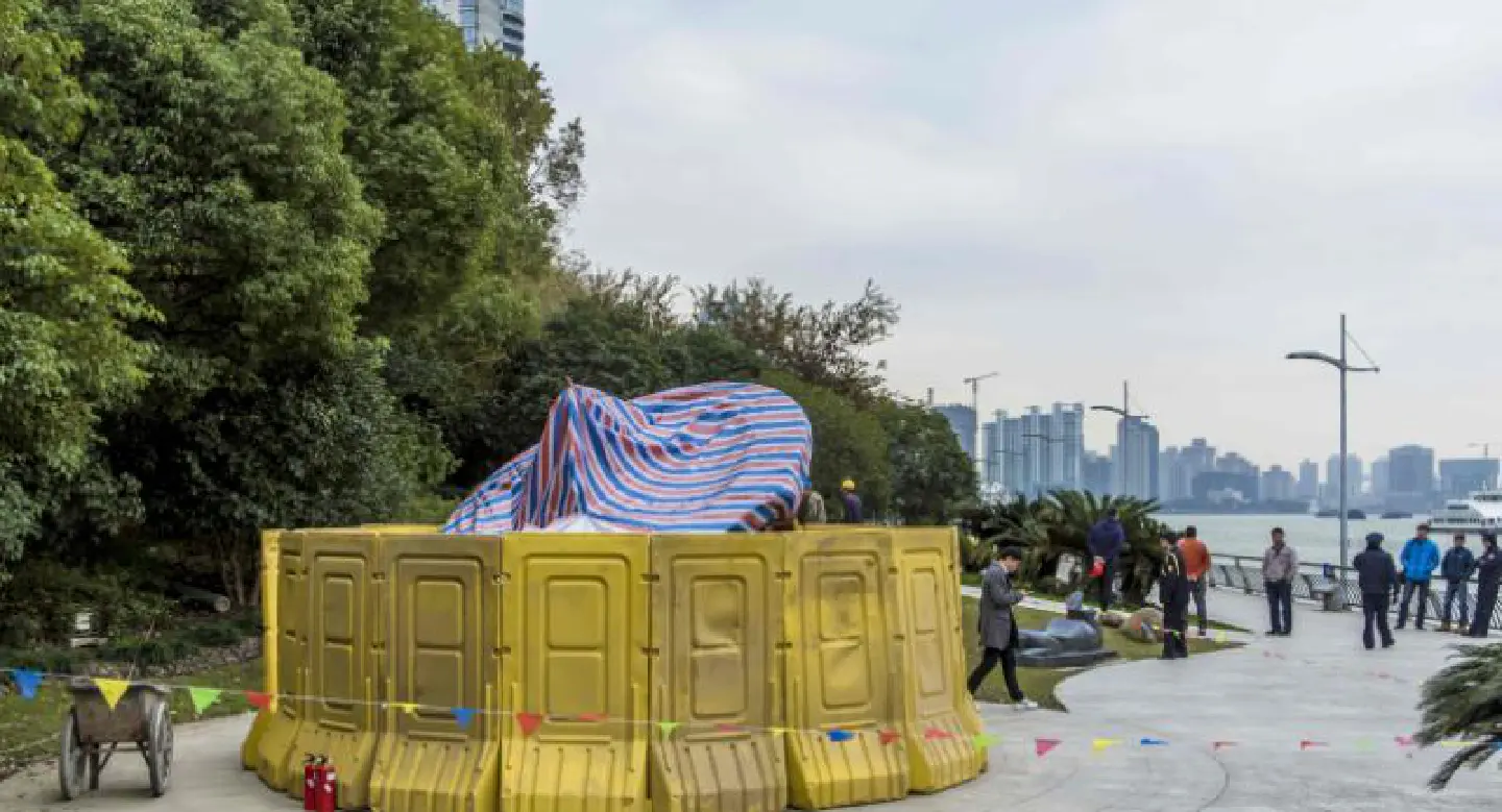 Shanghai removes sculptures after UK artist's plagiarism claim Shanghai removes sculptures after UK artist's plagiarism claim