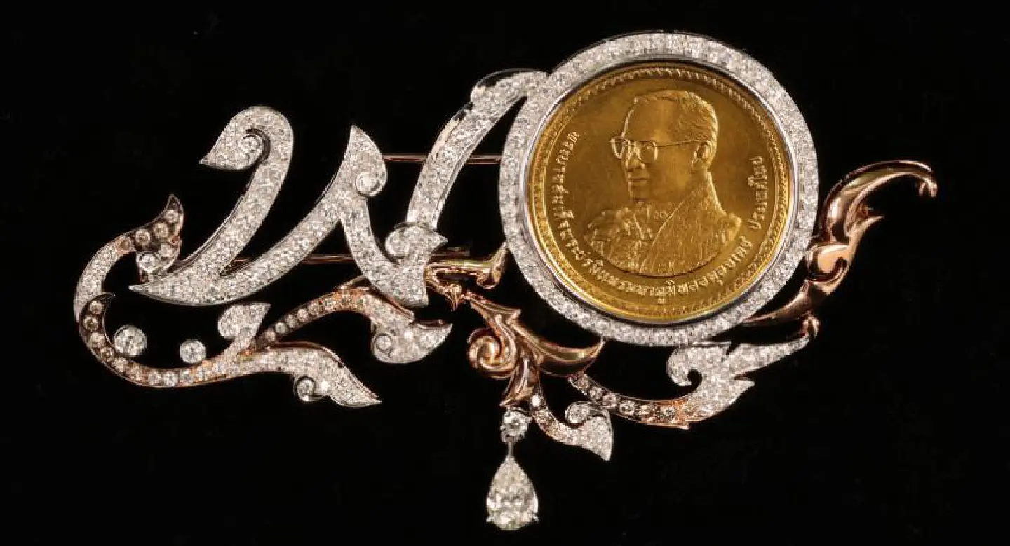 Royal coins bejewelled Royal coins bejewelled