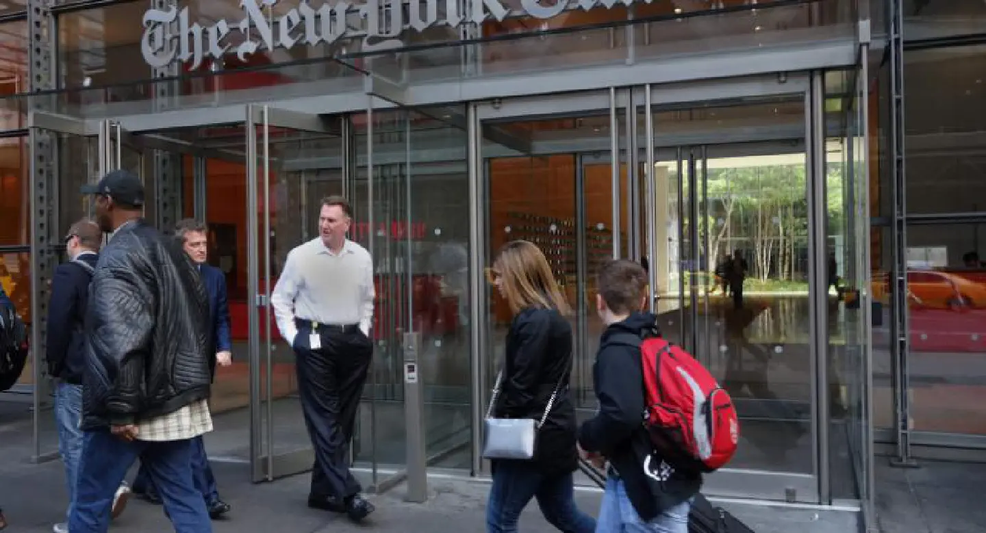 New York Times sees digital subscriptions surge New York Times sees digital subscriptions surge