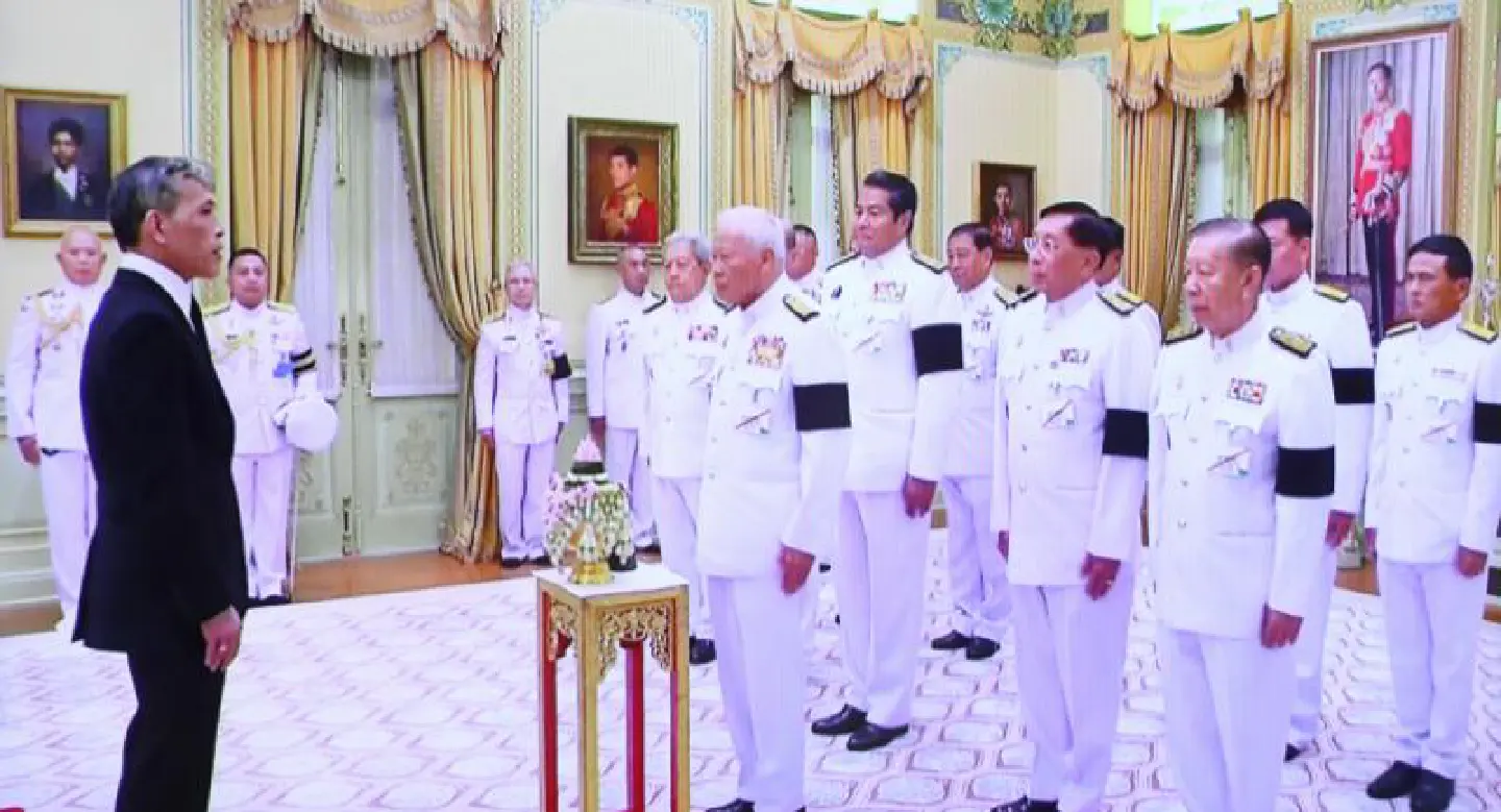 Privy Council takes oath before King Privy Council takes oath before King