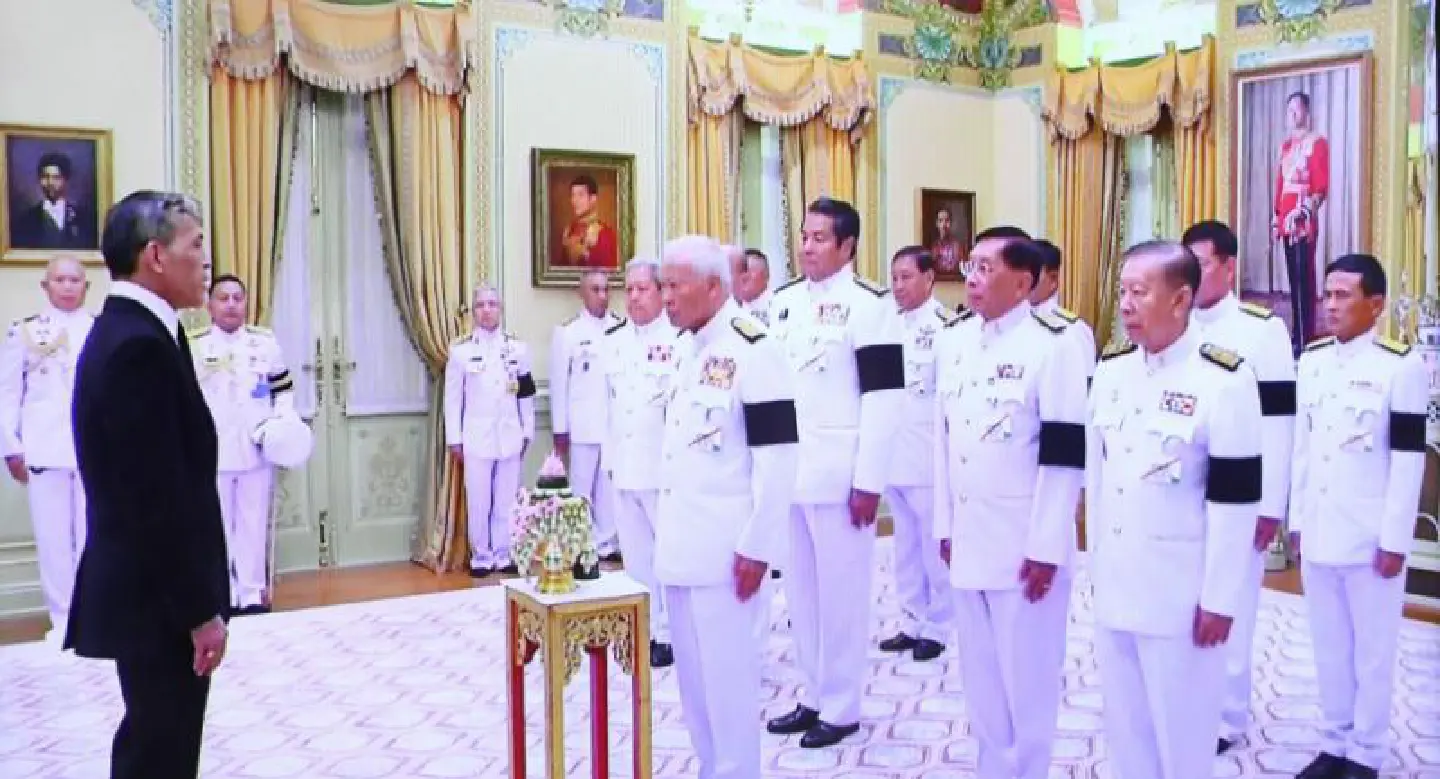 Privy Council takes oath before King Privy Council takes oath before King