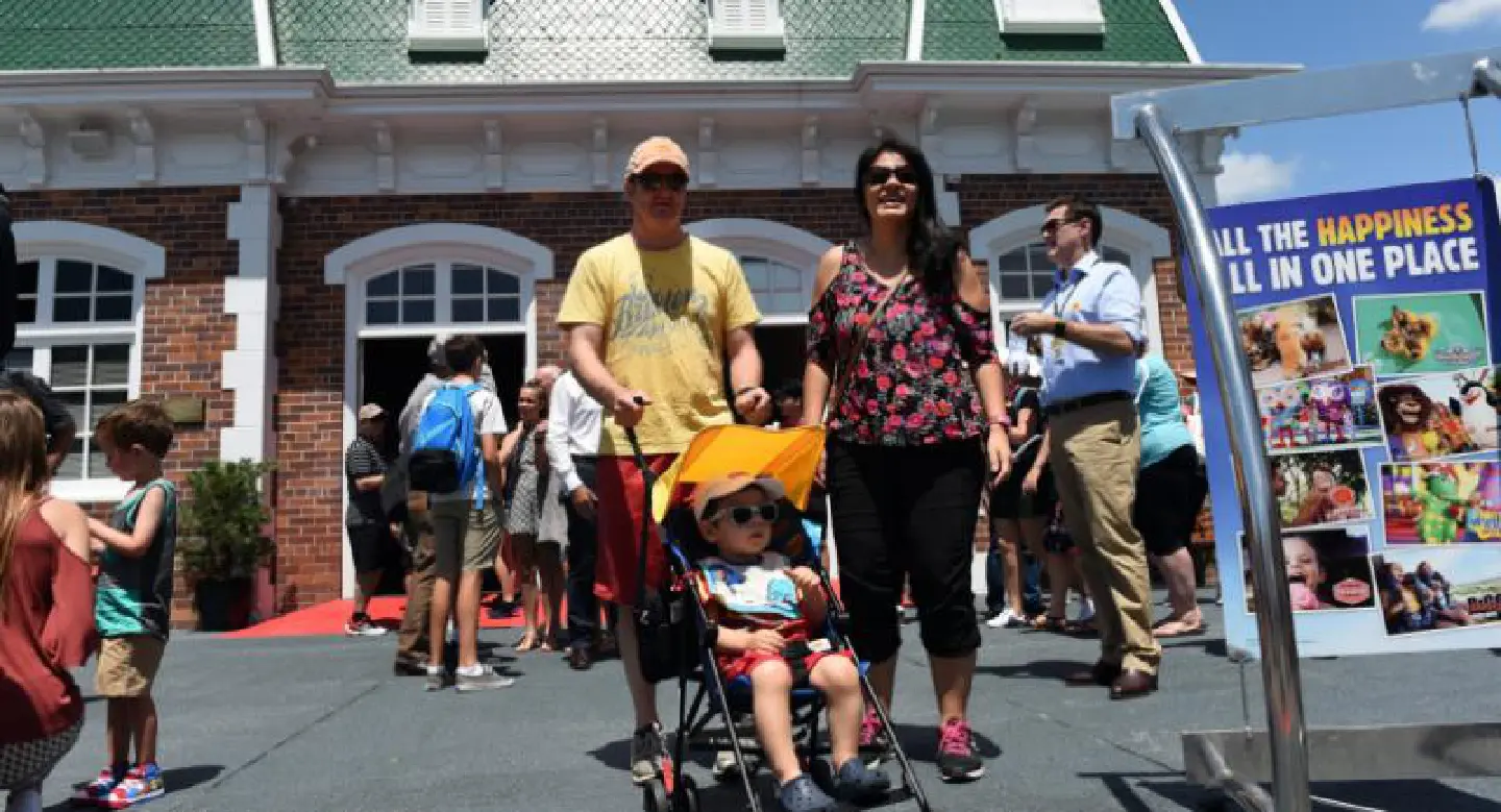 Queensland Dreamworld fun park reopens after tragic deaths Queensland Dreamworld fun park reopens after tragic deaths