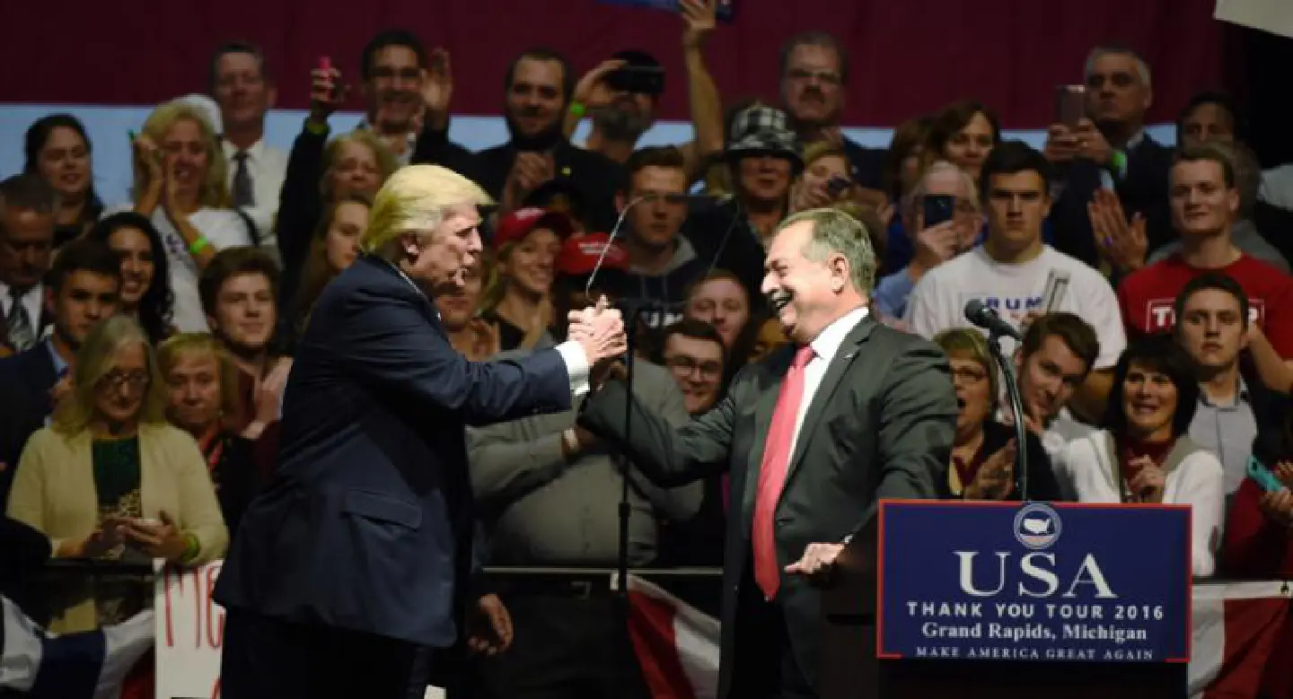 Trump names Australia native to head US manufacturing panel Trump names Australia native to head US manufacturing panel