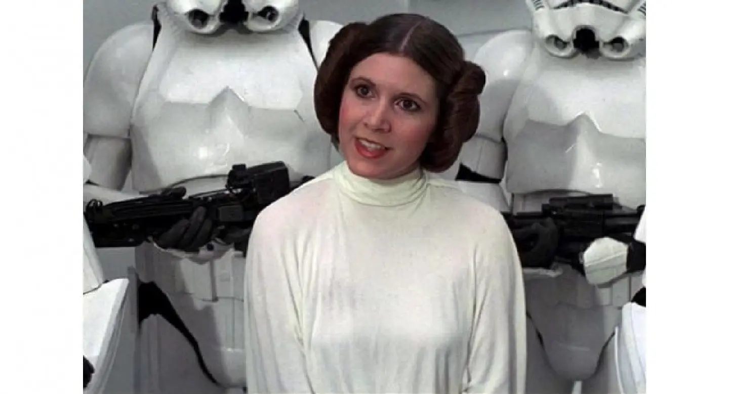 'Star Wars' actress Carrie Fisher has mid-air heart attack 'Star Wars' actress Carrie Fisher has mid-air heart attack