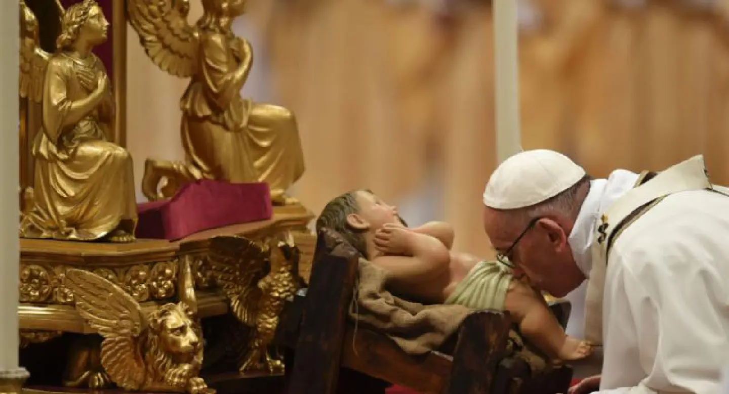 Pope Francis urges compassion for children at Christmas Pope Francis urges compassion for children at Christmas