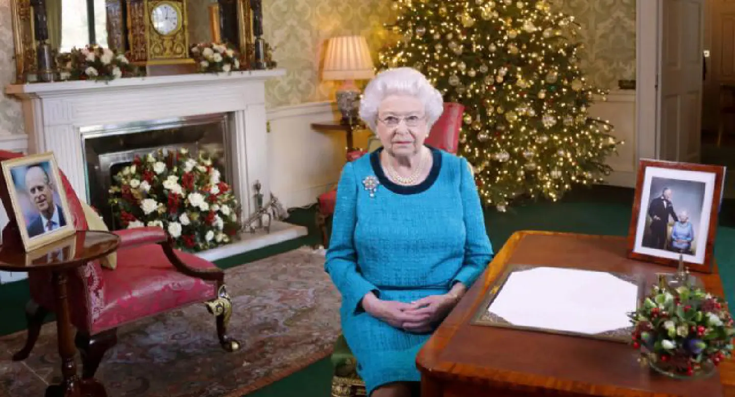 Queen Elizabeth hails unsung heroes in Christmas message Queen Elizabeth hails unsung heroes in Christmas message