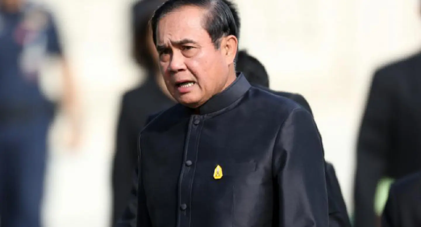 Prayut urges gold miner not to sue over closure Prayut urges gold miner not to sue over closure