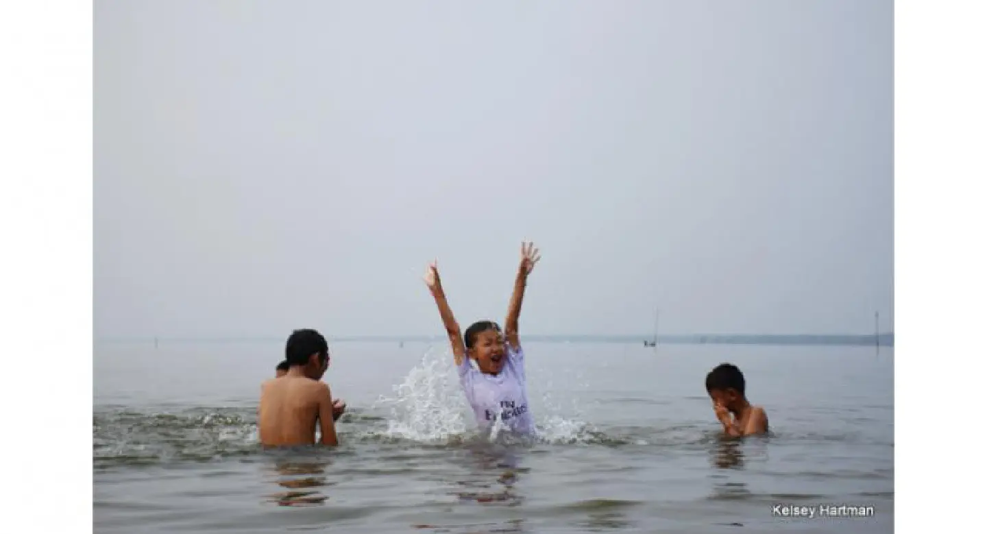 Villagers work to protect the water and key wetlands in Bueng Khong Long reservoir Villagers work to protect the water and key wetlands in Bueng Khong Long reservoir