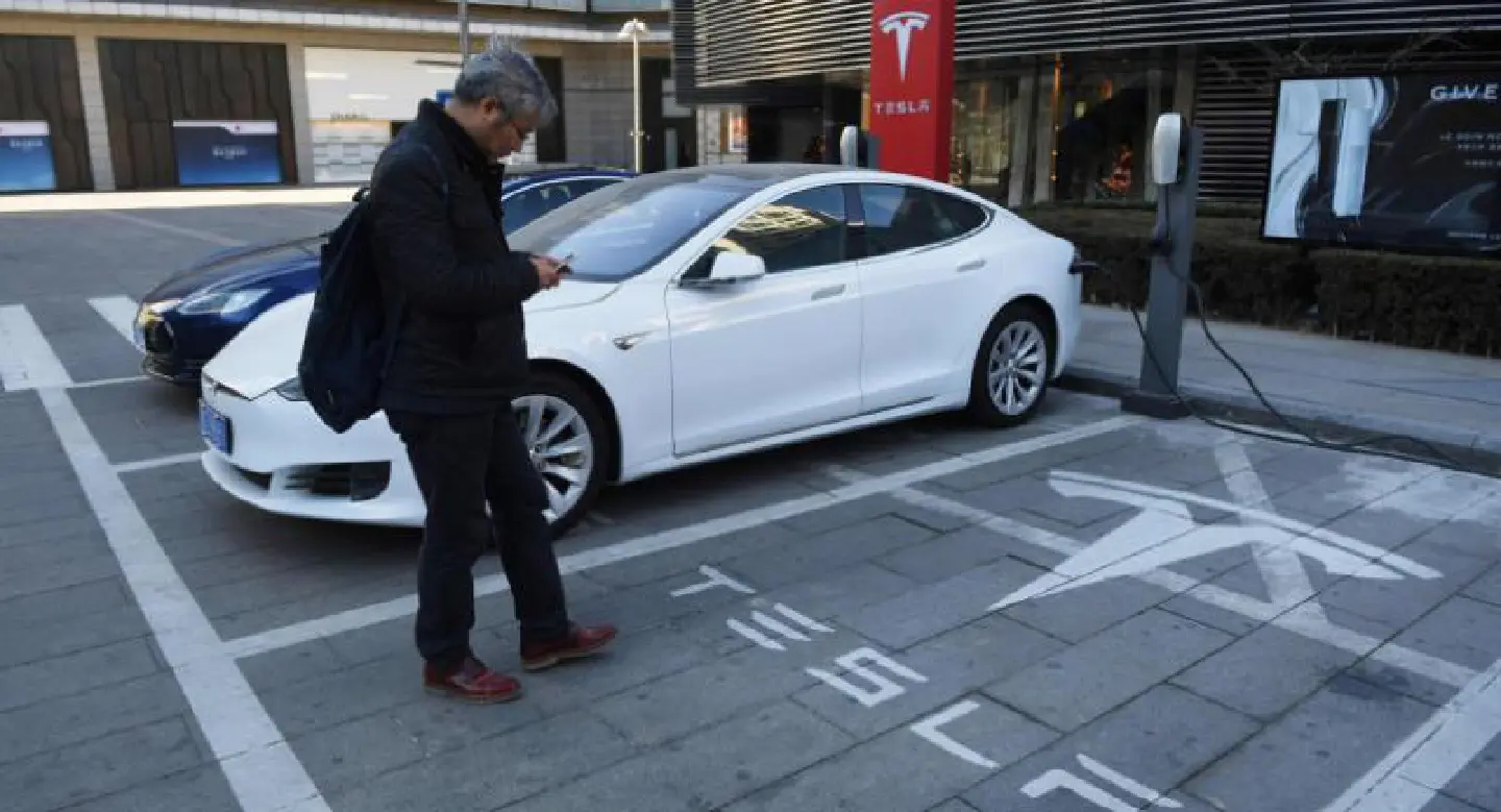 Tesla misses sales targets for 2016 Tesla misses sales targets for 2016