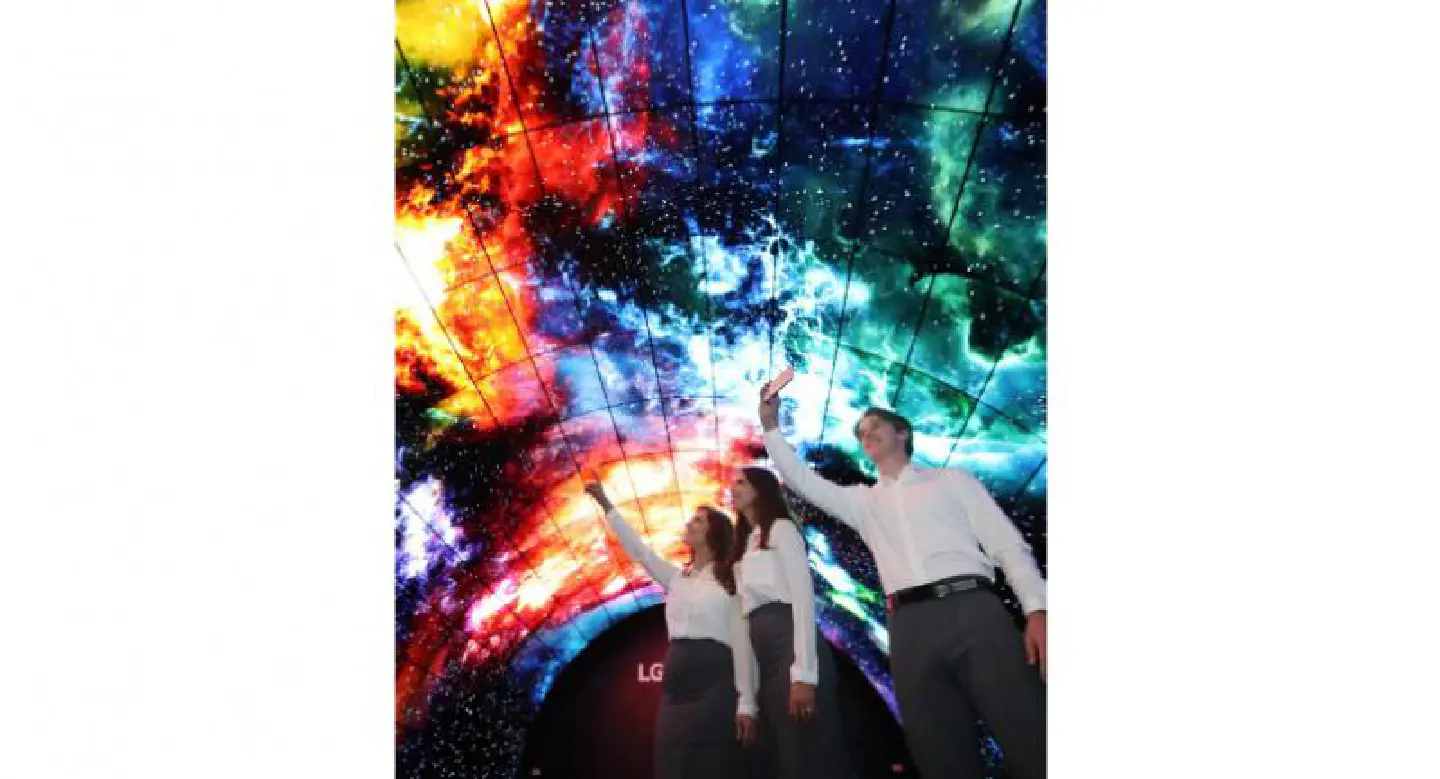 LG kicks off gadget gala with 'wallpaper' thin TV LG kicks off gadget gala with 'wallpaper' thin TV
