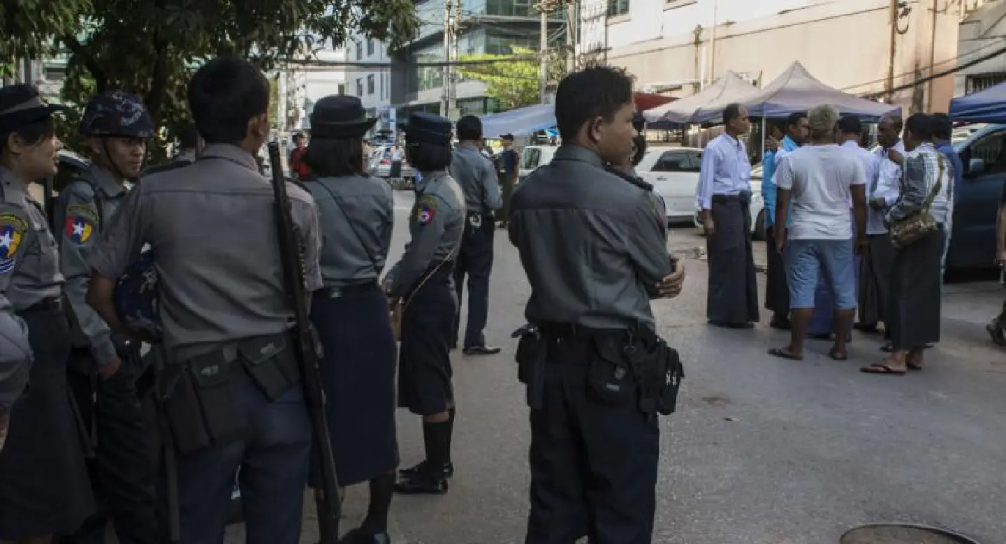 Buddhist hardliners stop Myanmar Muslim ceremony Buddhist hardliners stop Myanmar Muslim ceremony